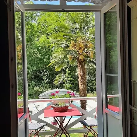 La Rive D O Bed & Breakfast
